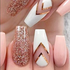 Meet your Posher, Monique